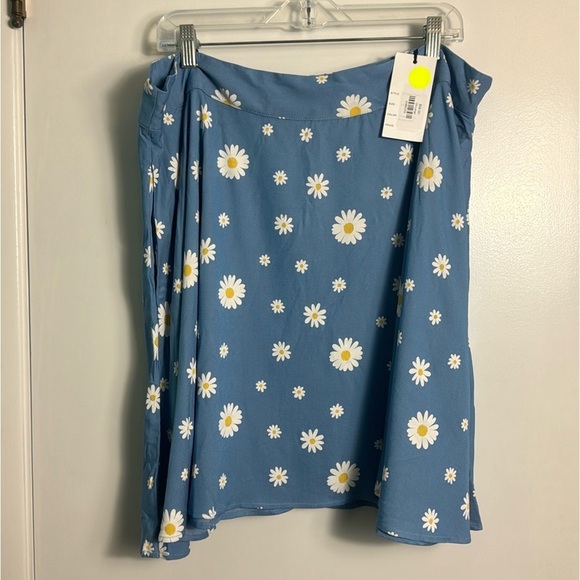 NWT Unique vintage Daisy print Briella flaired skirt and cropped top set retro - Picture 3 of 16